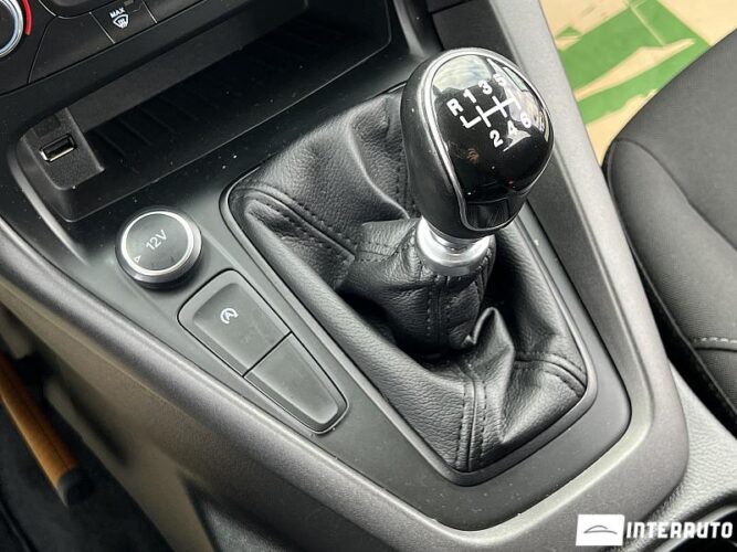 Ford Focus 42 interauto-car