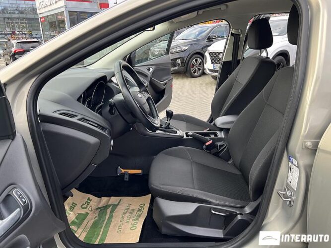 Ford Focus 35 interauto-car