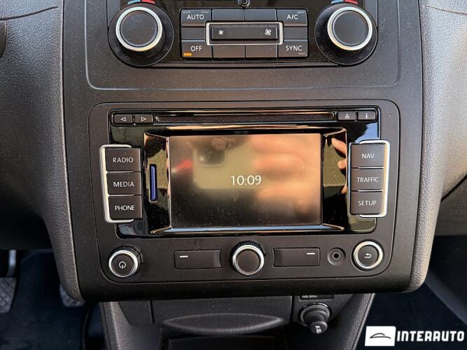 Volkswagen Caddy Maxi 38 interauto-car