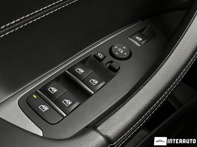 BMW X3 3.0e 41 interauto-car