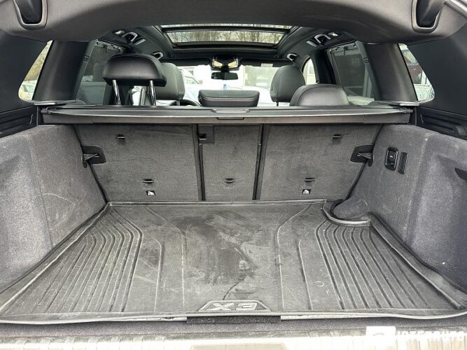 BMW X3 3.0e 56 interauto-car