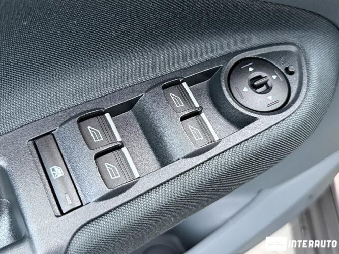 Ford C-MAX 47 interauto-car