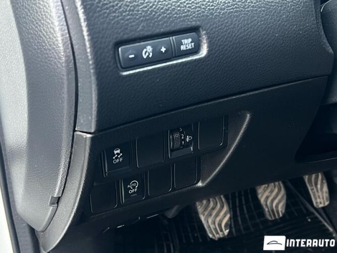 Nissan Qashqai 38 interauto-car