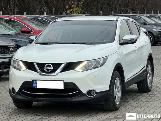 Nissan Qashqai 32 interauto-car