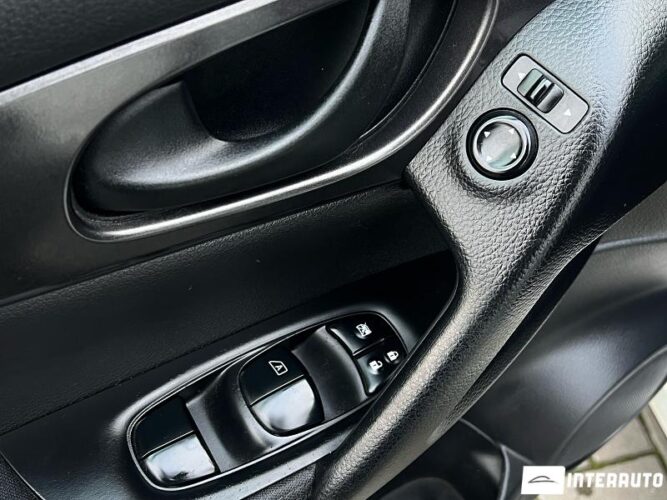 Nissan Qashqai 37 interauto-car