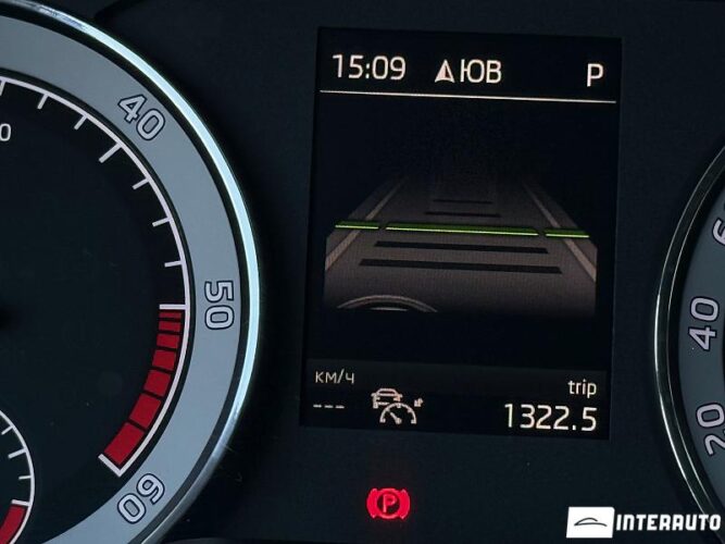 Skoda Superb 48 interauto-car