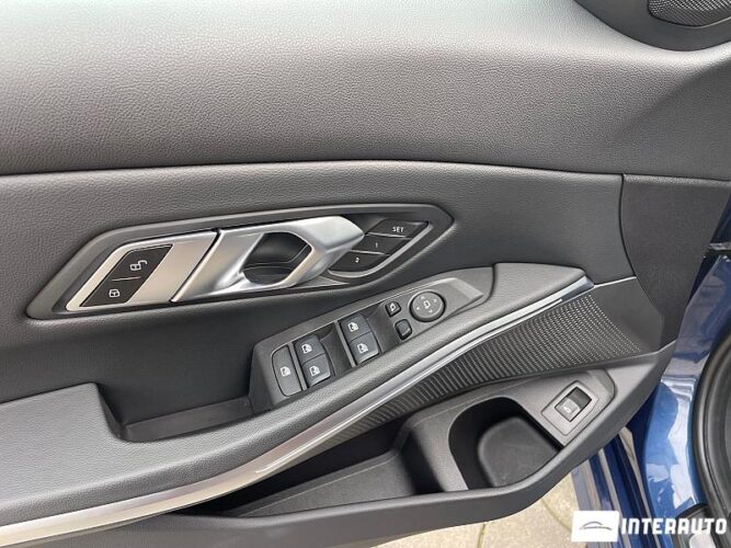 BMW 330 54 interauto-car
