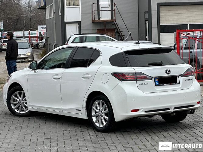 Lexus CT 200h 34 interauto-car