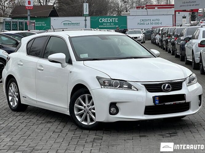 Lexus CT 200h 33 interauto-car