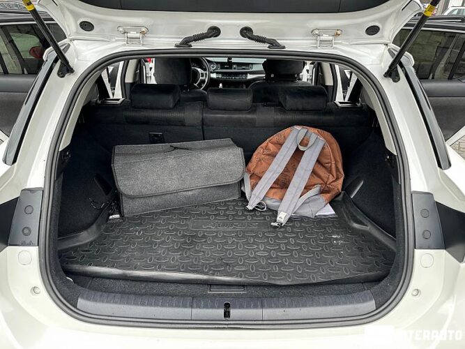 Lexus CT 200h 47 interauto-car