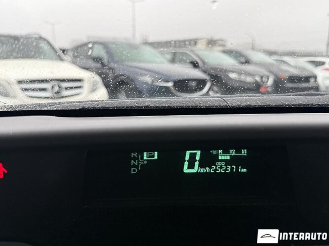 Toyota Prius 37 interauto-car
