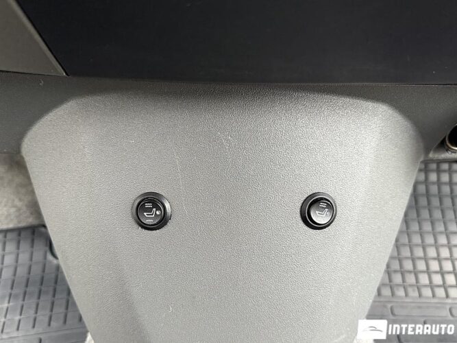 Toyota Prius 41 interauto-car