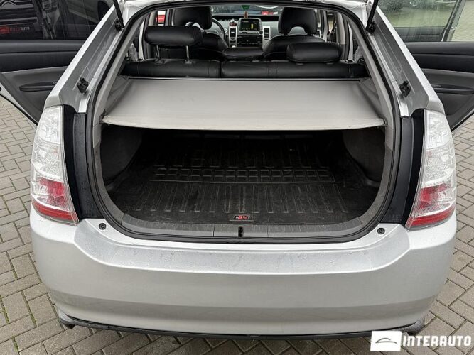 Toyota Prius 48 interauto-car