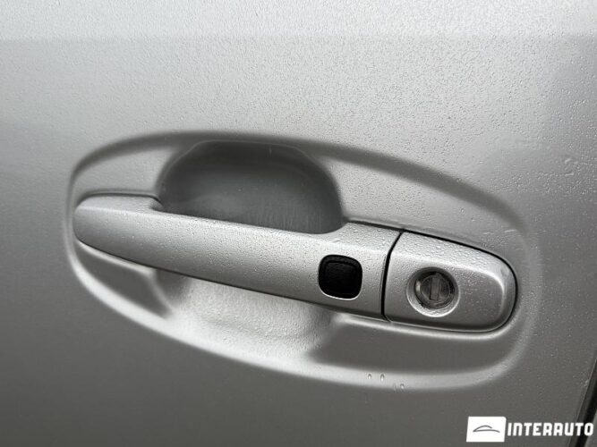 Toyota Prius 46 interauto-car