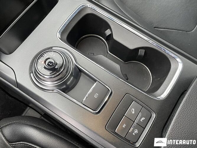 Ford Fusion 43 interauto-car