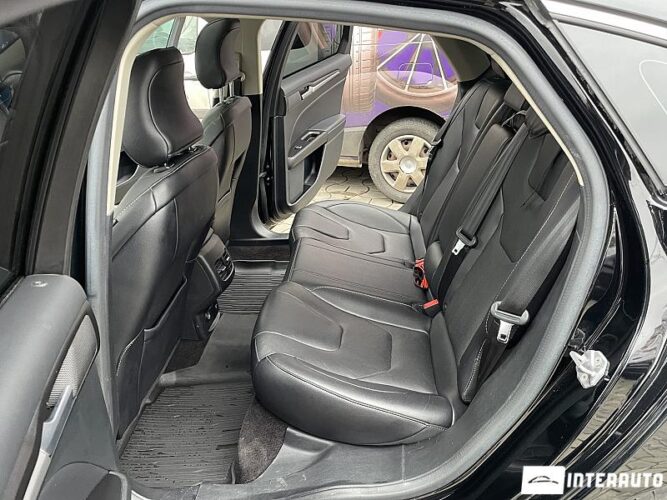 Ford Fusion 44 interauto-car