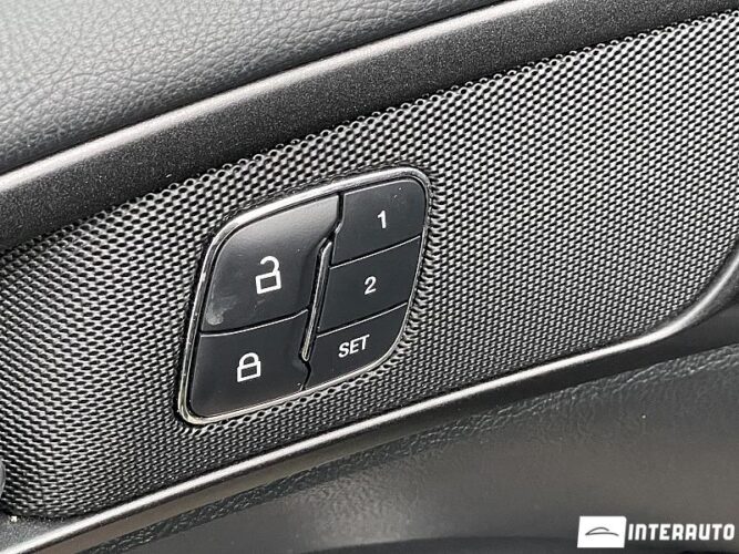 Ford Fusion 34 interauto-car