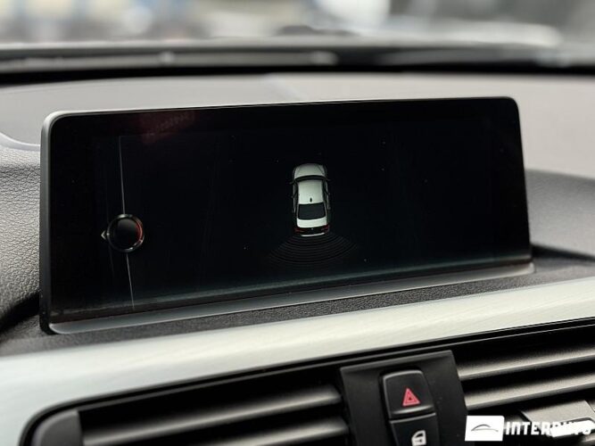 BMW 330E 42 interauto-car