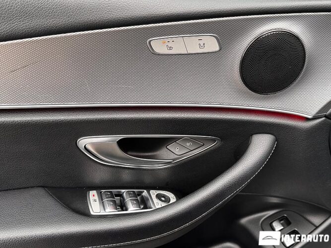 Mercedes E 300de 46 interauto-car