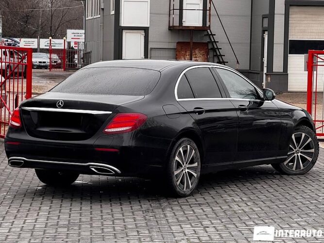 Mercedes E 300de 33 interauto-car