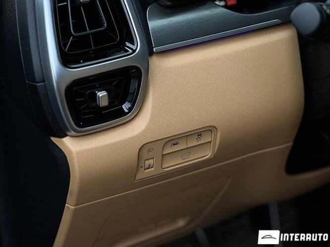 Kia Sorento 43 interauto-car