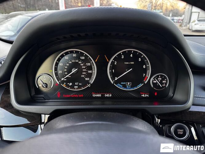 BMW X5 4.0e 42 interauto-car