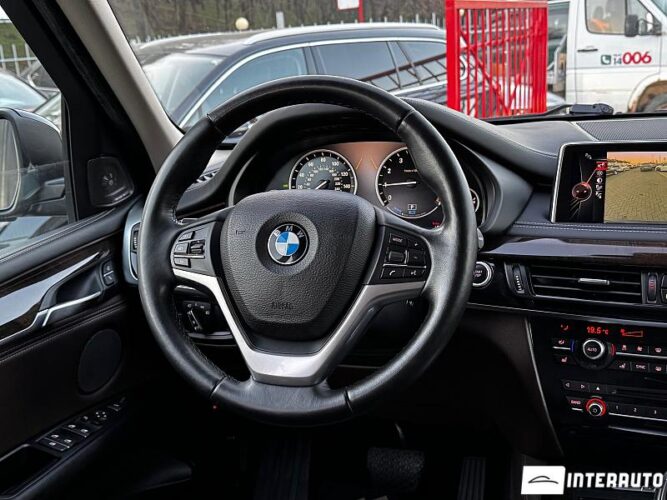 BMW X5 4.0e 40 interauto-car