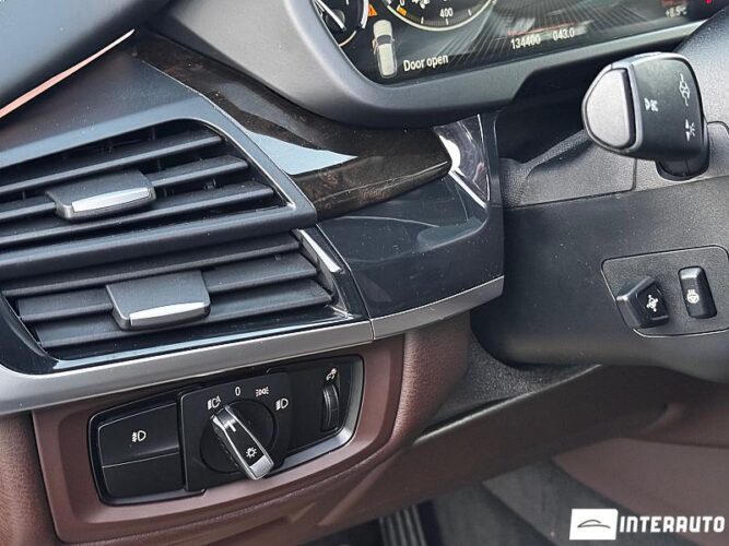 BMW X5 4.0e 48 interauto-car