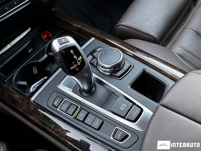 BMW X5 4.0e 45 interauto-car