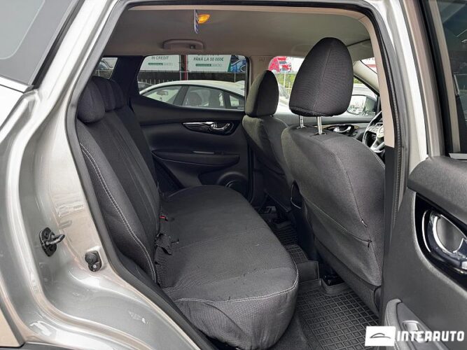 Nissan Qashqai 44 interauto-car