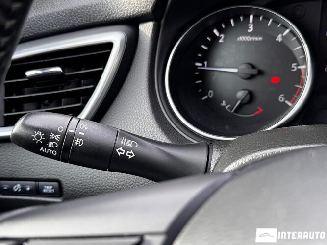 Nissan Qashqai 40 interauto-car