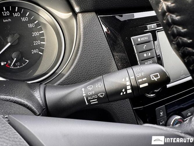 Nissan Qashqai 42 interauto-car