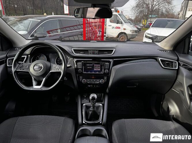 Nissan Qashqai 36 interauto-car