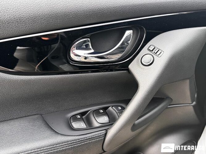 Nissan Qashqai 43 interauto-car