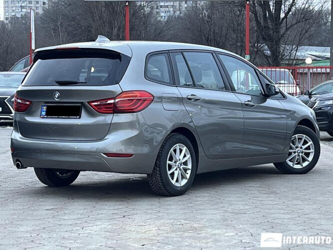 BMW 216d 33 interauto-car