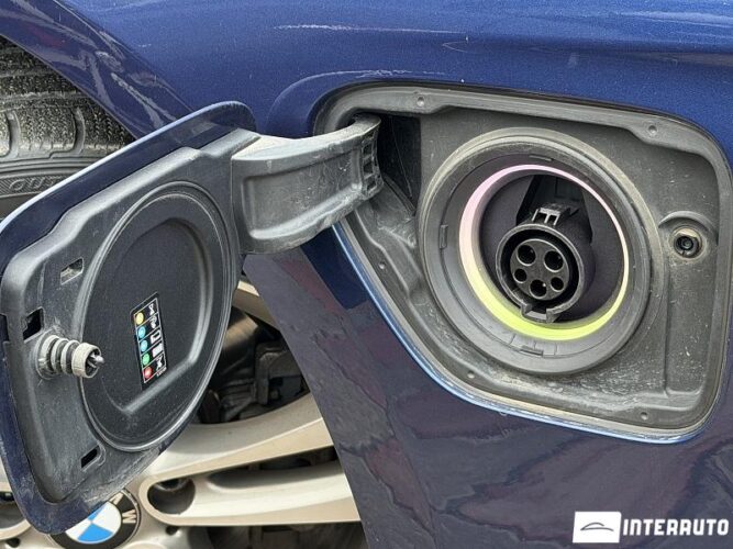 BMW 330E 32 interauto-car