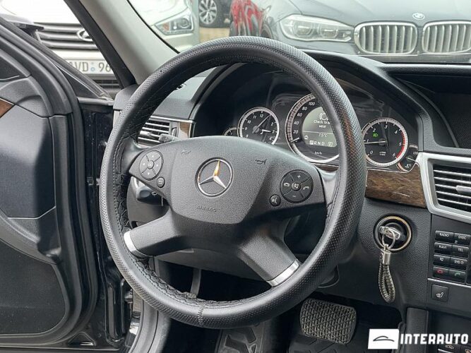 Mercedes E 200 39 interauto-car