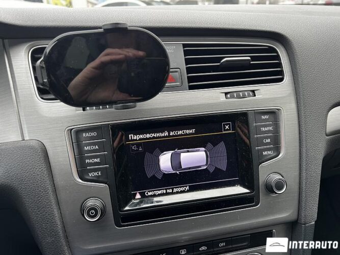 Volkswagen Golf 36 interauto-car