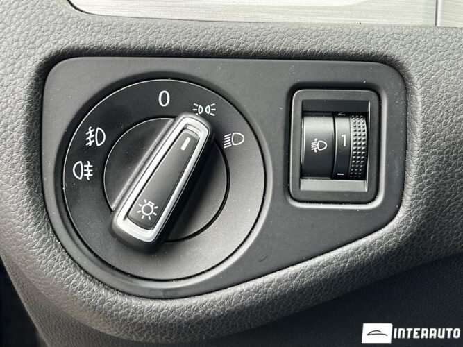 Volkswagen Golf 37 interauto-car