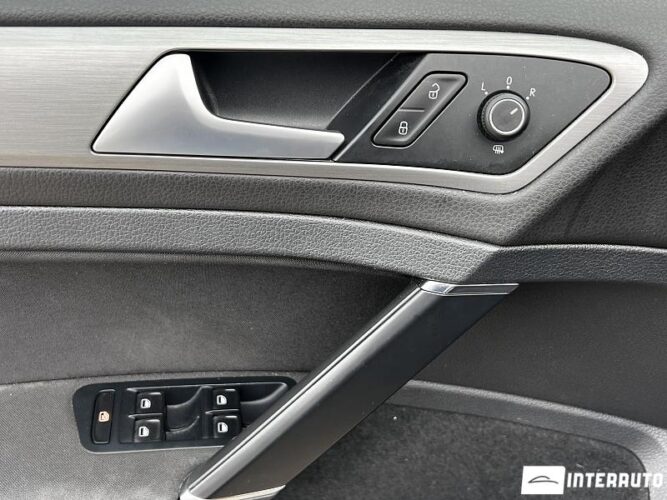 Volkswagen Golf 38 interauto-car