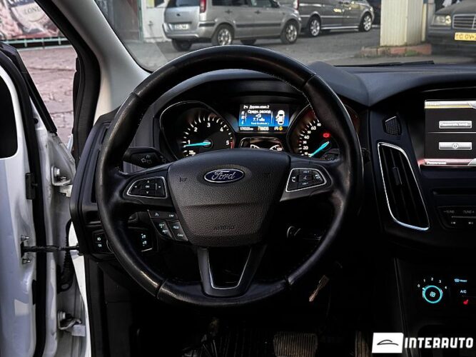Ford Focus 36 interauto-car