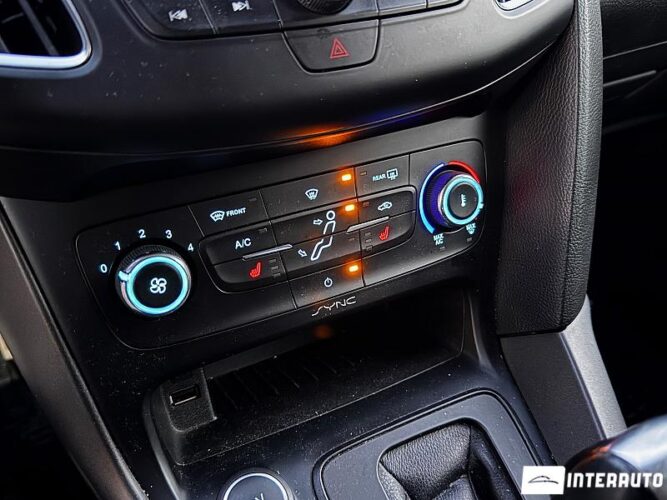 Ford Focus 39 interauto-car