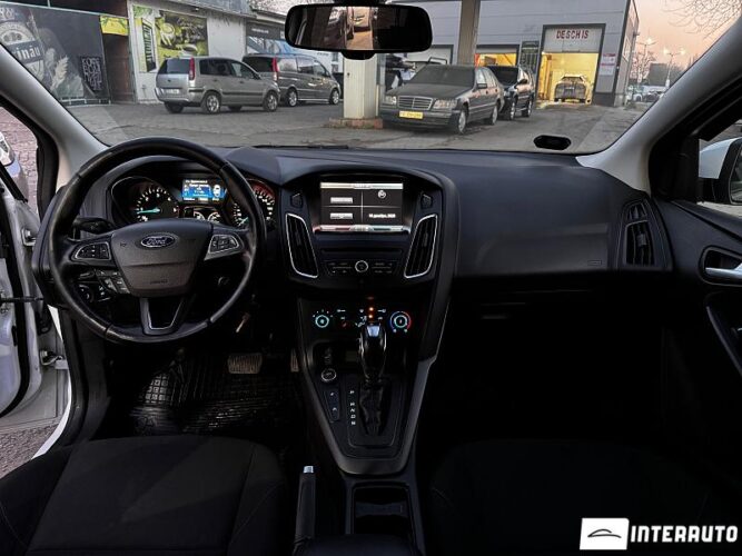Ford Focus 34 interauto-car