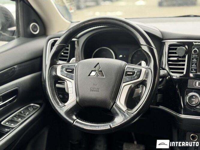 Mitsubishi Outlander 39 interauto-car