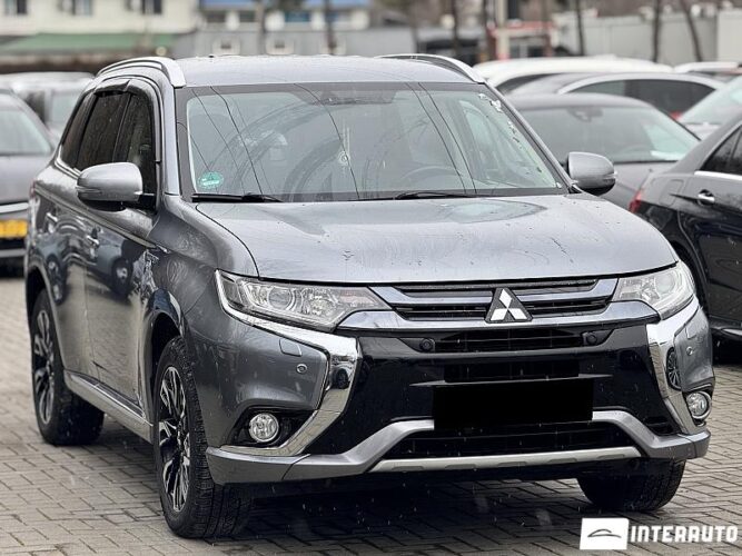Mitsubishi Outlander 32 interauto-car