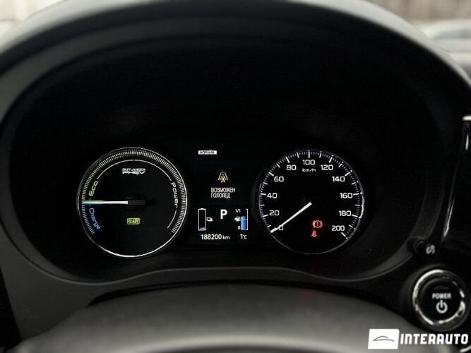 Mitsubishi Outlander 40 interauto-car