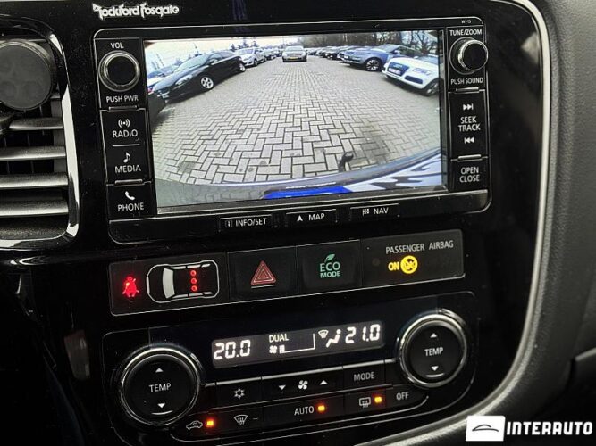 Mitsubishi Outlander 41 interauto-car