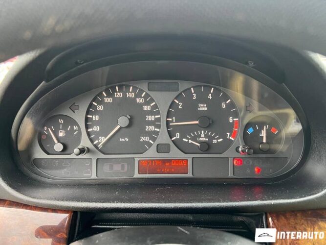 BMW 320 33 interauto-car