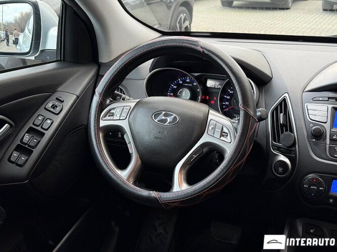 Hyundai Tucson 36 interauto-car
