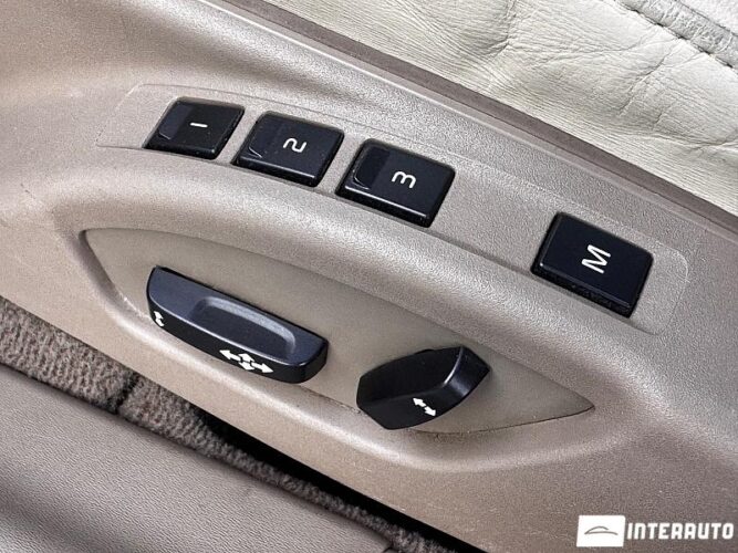 Volvo S 80 46 interauto-car